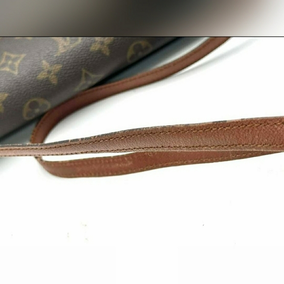 💚Louis VuittonPochette Bordeaux GM Crossbody🍁 - Picture 4 of 15